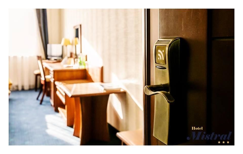 Отель Hotel Mistral Марки-32