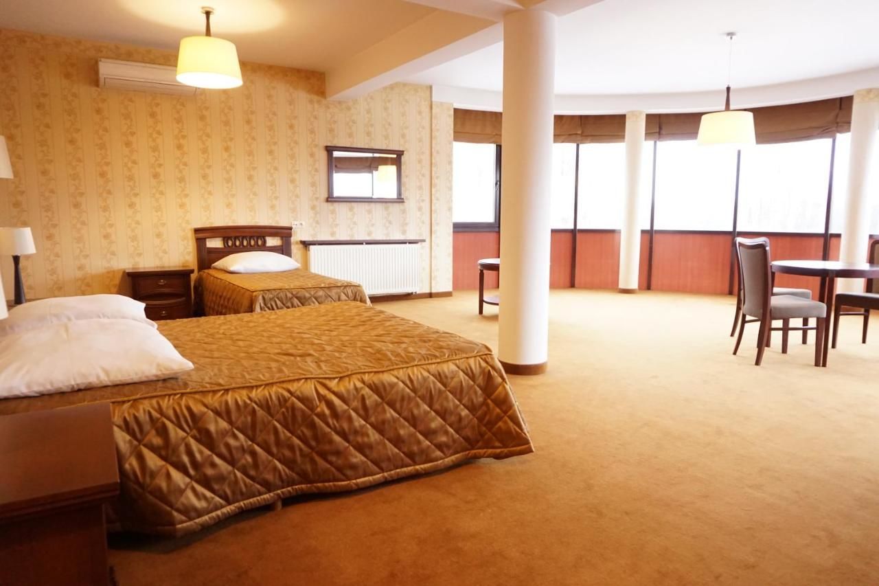 Отель Hotel Mistral Марки-47