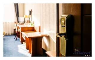 Отель Hotel Mistral Марки Стандартный двухместный номер с 2 отдельными кроватями-3