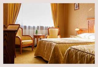 Отель Hotel Mistral Марки Стандартный двухместный номер с 2 отдельными кроватями-7