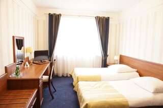 Отель Hotel Mistral Марки Стандартный двухместный номер с 2 отдельными кроватями-8
